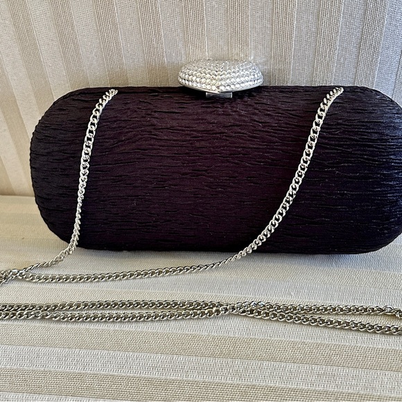 Elegant Black Clutch with Silver Heart Accent and chain - Picture 3 of 12